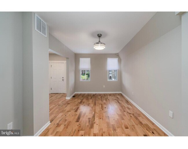 Foto del edificio - 3619 Edmondson Ave