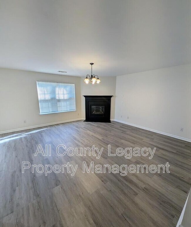 Building Photo - 2870 Storybook Ln