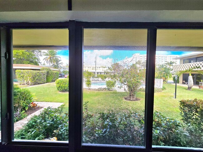 Building Photo - 3204 SE 11th St