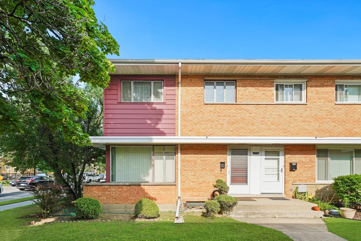 2531 W Howard St, Chicago, IL 60645 Townhome Rentals in Chicago IL