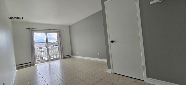 Building Photo - 3238 Rue Mousseau