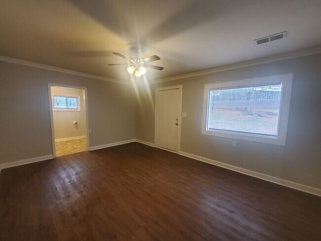 Foto del edificio - 3 Bedroom 2 Bath House