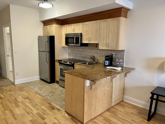 Building Photo - 1025 Canadian Shield Av