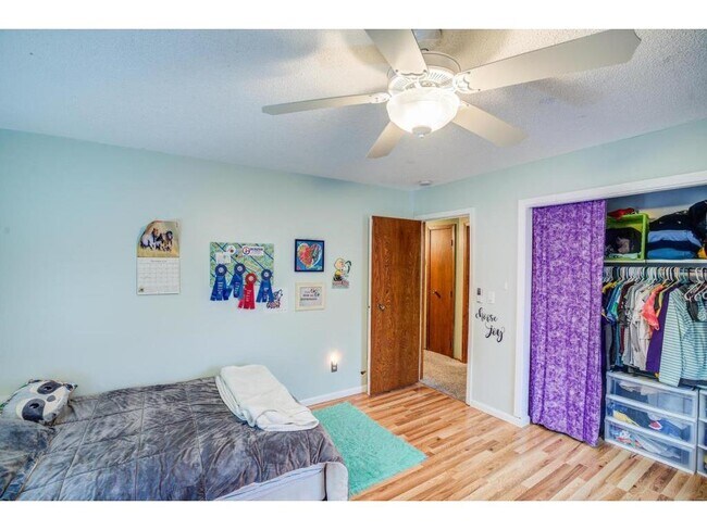 2nd bedroom - 3712 Denmark Ct E