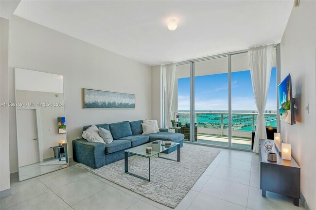 Building Photo - 900 Biscayne Blvd