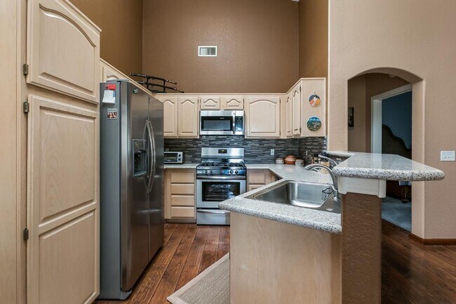 Foto del edificio - Affordable One of a Kind Furnished 2 Bed 2...