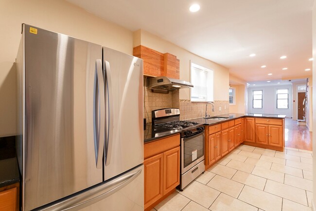 Four Bed Graduate Hospital Home - Four Bed Graduate Hospital Home