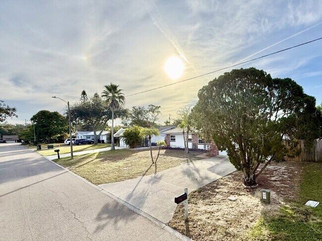 Foto del edificio - 13788 Montego Dr