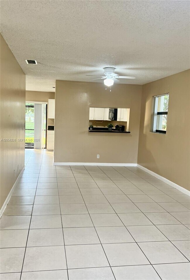 Foto del edificio - 4613 NW 91st Ave