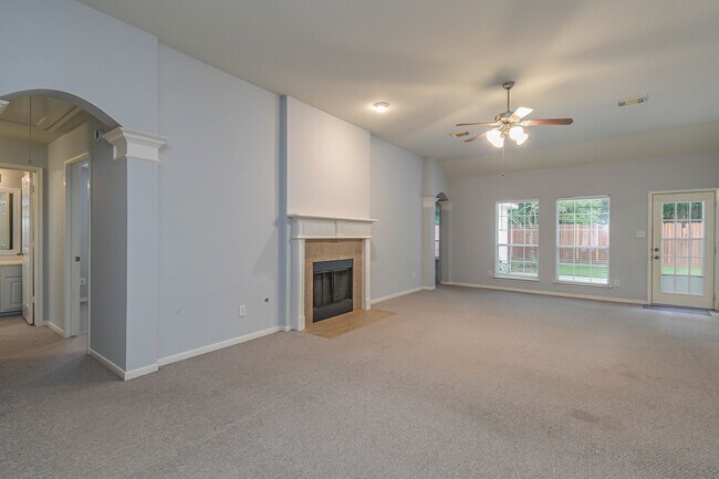 Foto del edificio - 430 Spindle Ridge Dr