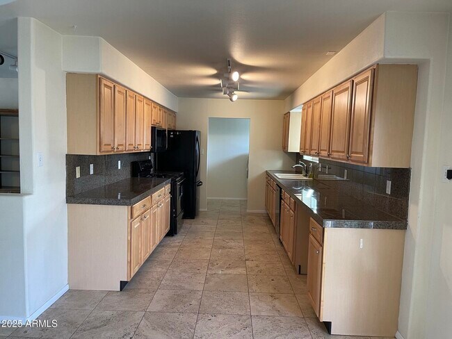 Foto del edificio - 7410 E Edgemont Ave