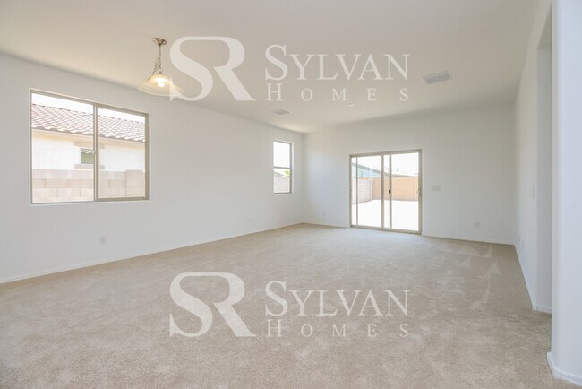Foto del edificio - 1657 E Kingman Pl