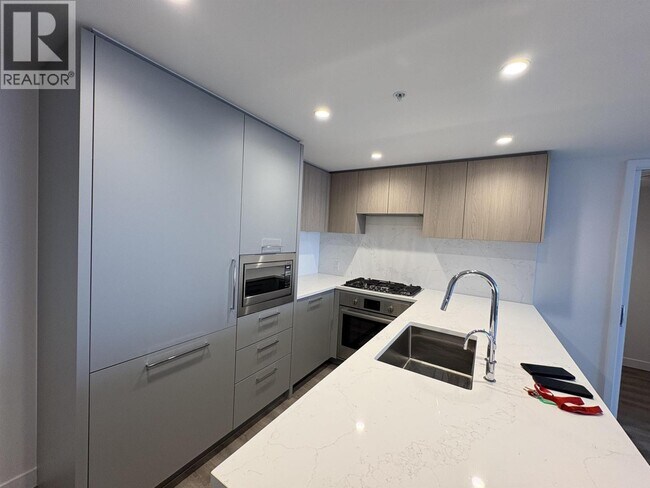 Photo du bâtiment - 6620 Sussex Ave