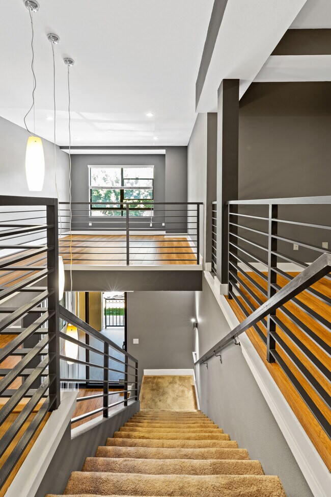 Foto del edificio - 395 E 4th St