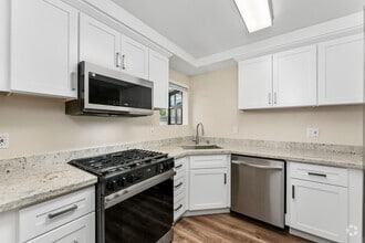 Building Photo - 7401 Auburn Oaks Ct