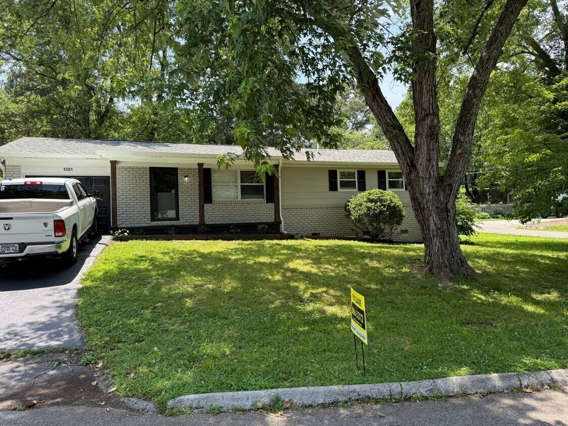 Primary Photo - Renovated Rocky Hill Home