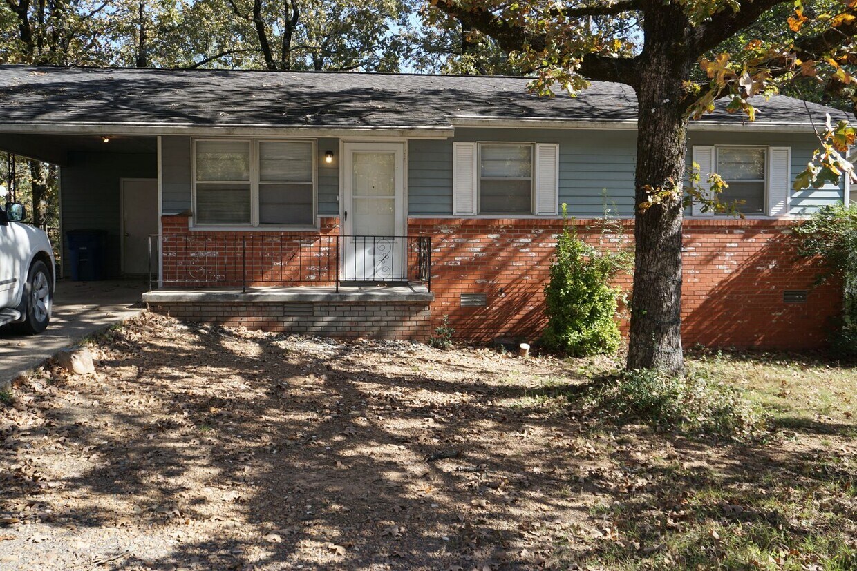 Foto principal - 77 Somerset Dr