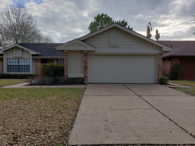 Building Photo - 3310 Stillmeadow Dr