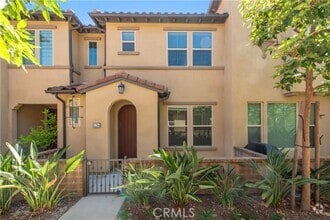 Building Photo - 126 Finch