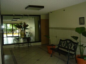Building Photo - 9688 Fontainebleau Blvd