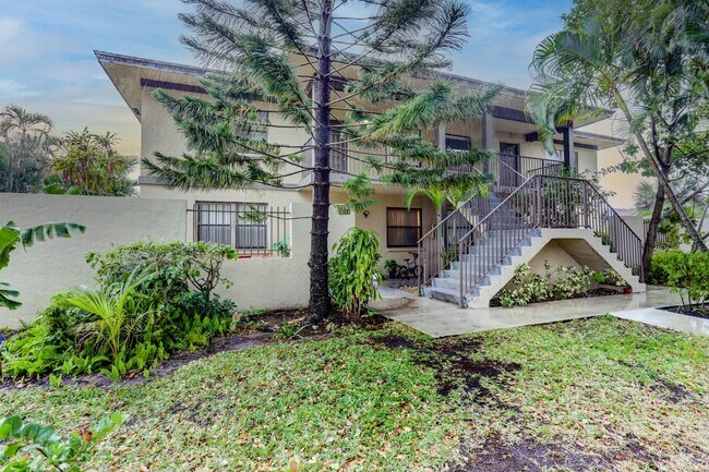Building Photo - 3011 SW 21st Terrace