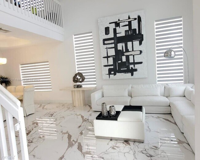 Foto del edificio - 5 br, 3 bath House - 9471 SW 226th Ter # 0