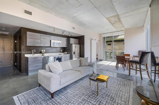 Foto del edificio - 151 SE 1st St