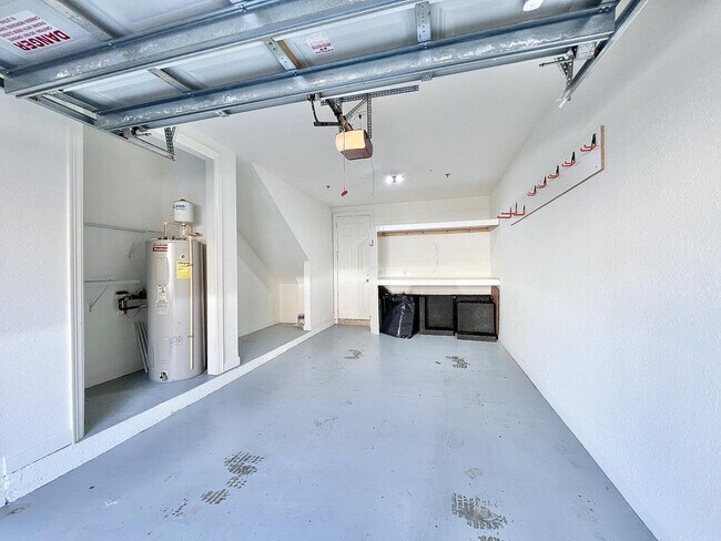 Building Photo - 840 Marina Del Ray Ln