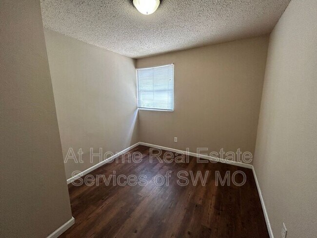 Building Photo - 1400 S Campbell Ave