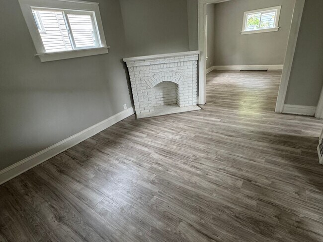 Foto del edificio - Single Family Home 4 Bedroom and 1 Bath