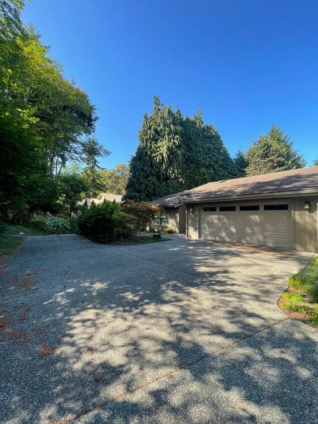 Primary Photo - Stunning single-story Kala Point condo.