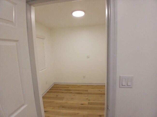Foto del edificio - Beautiful newly renovated 1 bedroom apartm...