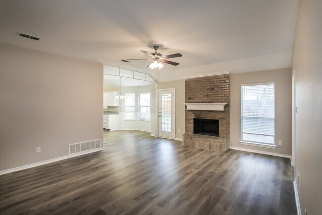 Building Photo - 7537 Arbor Park Dr