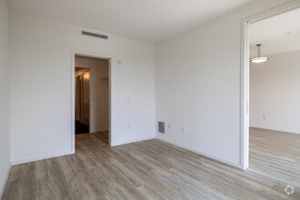 1BD, 1BA - 800-1,139SF - The Beacon Cleveland