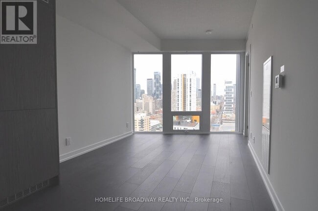 Building Photo - 60 Shuter St