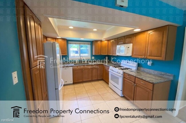 Building Photo - Room for Rent, 1 bath House - 109 Hercules...