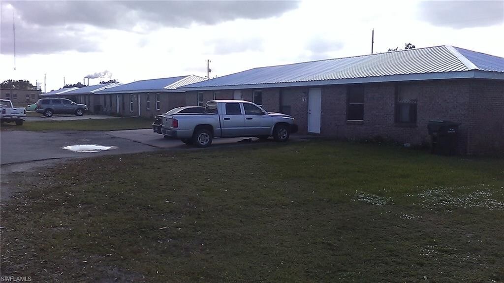 Primary Photo - 207 Commercio St