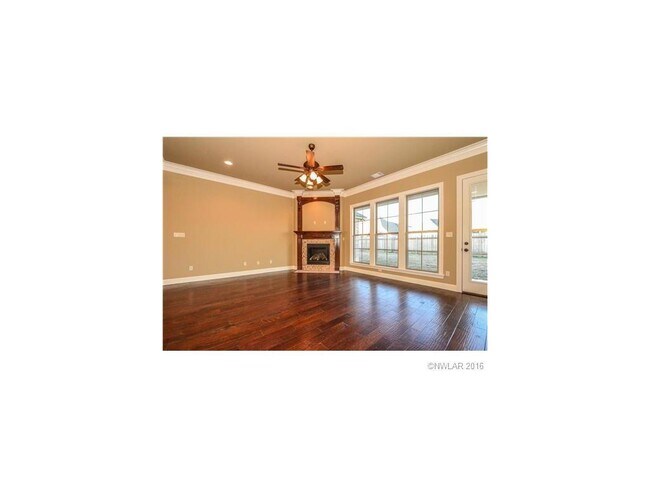 Foto del edificio - 4 Bedroom/3 Bath Home with Bonus Room in G...