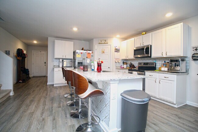 Foto del edificio - Modern 5BR/3BA Home in Birch Run with Solar Panels, Open Concept Design & Bonus Living Space