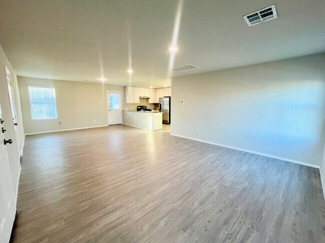 Foto del edificio - 10631 Varmus Dr