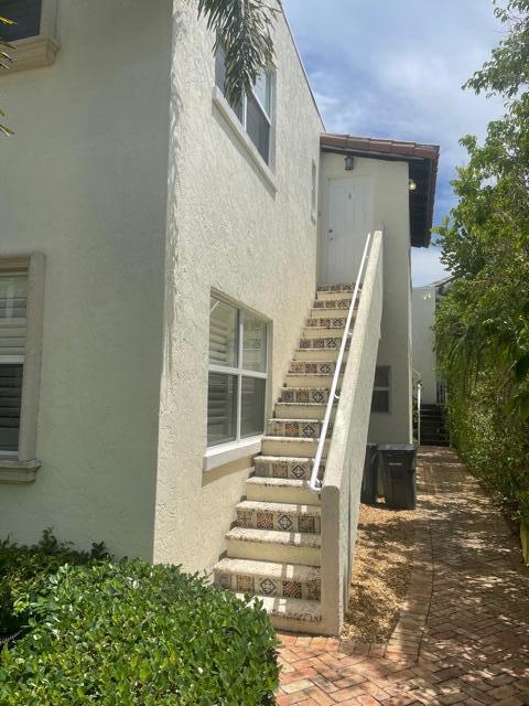 Building Photo - 252 Oleander Ave
