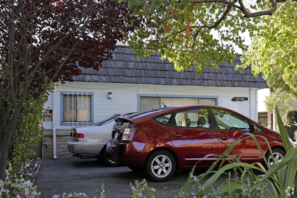 Foto del edificio - 2118 S St