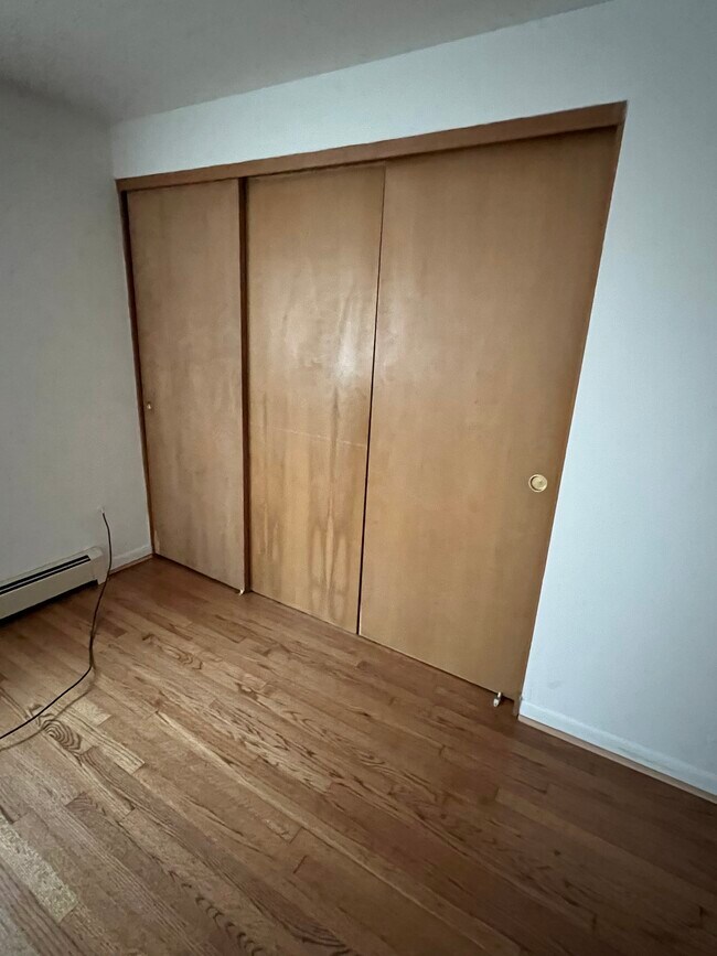 Building Photo - 9430 S 79th Ct