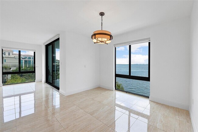 Foto del edificio - 1600 S Bayshore Ln