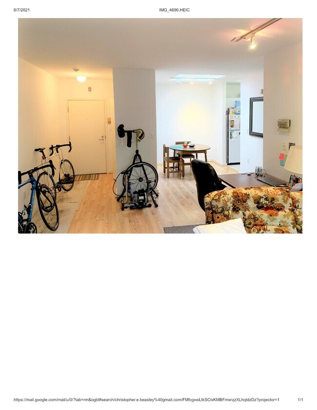 Building Photo - 217 Thorndike St