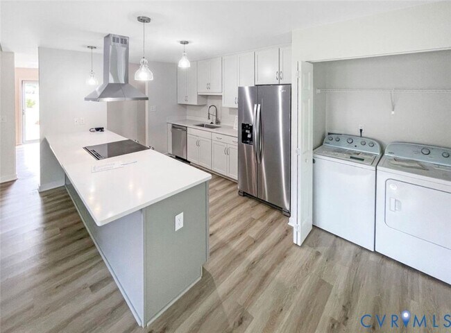 Building Photo - 7905 Tamarind Dr