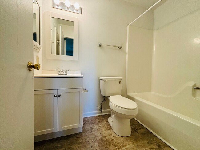 Foto del edificio - 3 Bedroom 2.5 Bath Townhouse