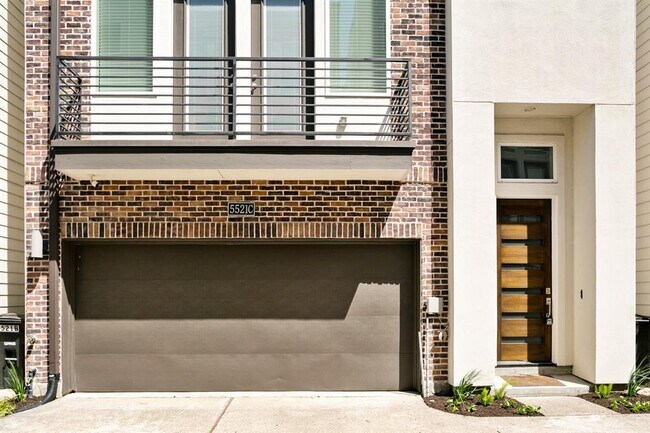 Foto del edificio - 5521 Larkin St