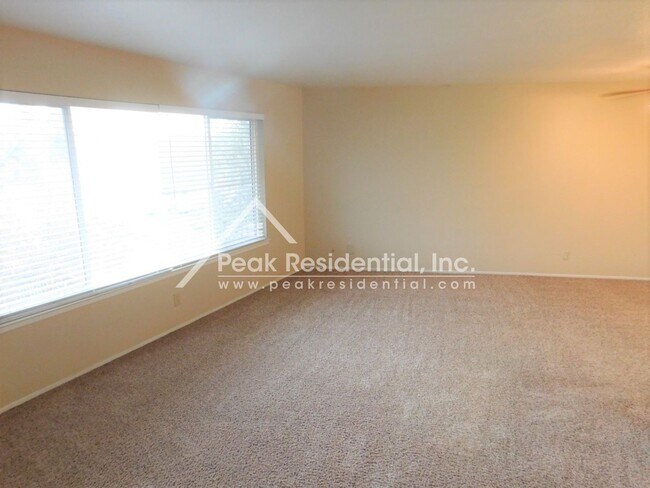 Building Photo - Northcrest6027