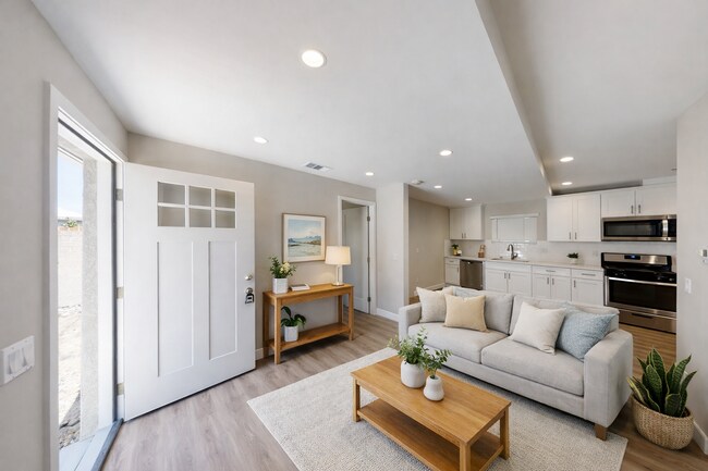 Building Photo - 3BD/1BA on 63rd!